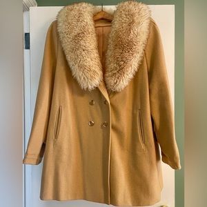 Vintage Country Pacer Wool coat with fur collar, size XL